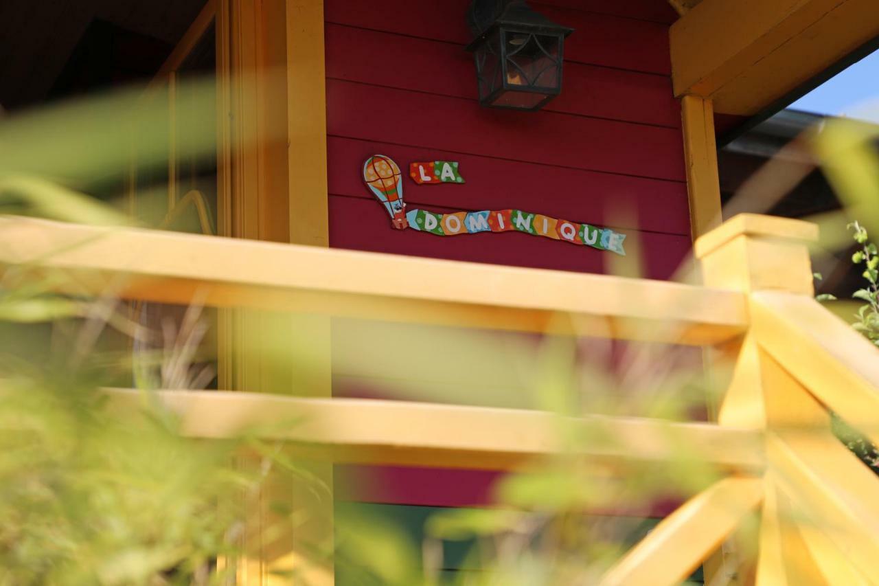 Romery Roulotte La Dominique Bed & Breakfast エクステリア 写真